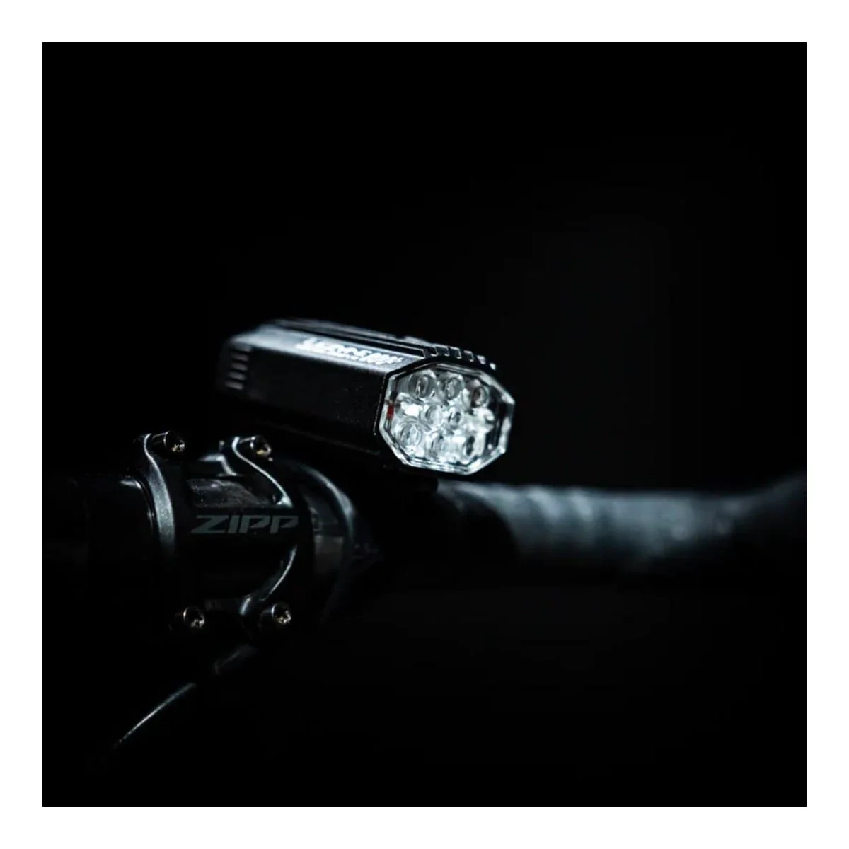 Éclairage Avant LEZYNE MICRO DRIVE 800+ Noir - Image 5