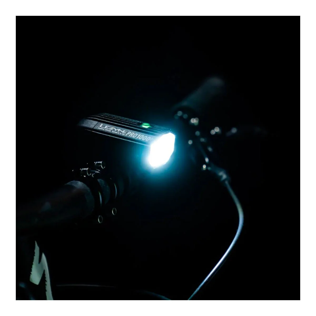Éclairage Avant LEZYNE MICRO DRIVE PRO 1000+ Noir - Image 6