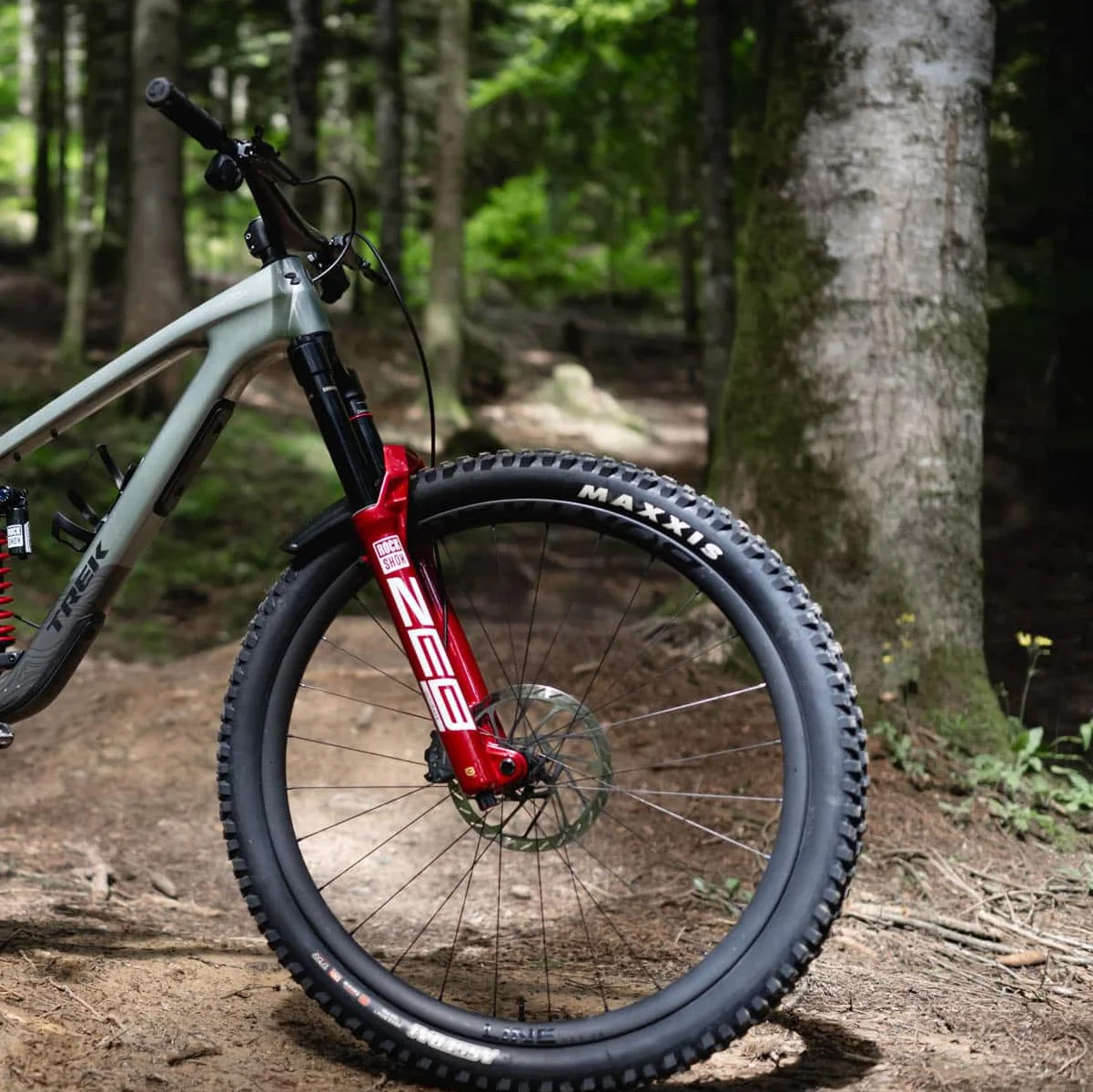 Fourche ROCKSHOX ZEB ULTIMATE CHARGER 3.1 RC2 29" DEBONAIR+ Conique Axe 15x110mm Boost Rouge Electrique - Image 4