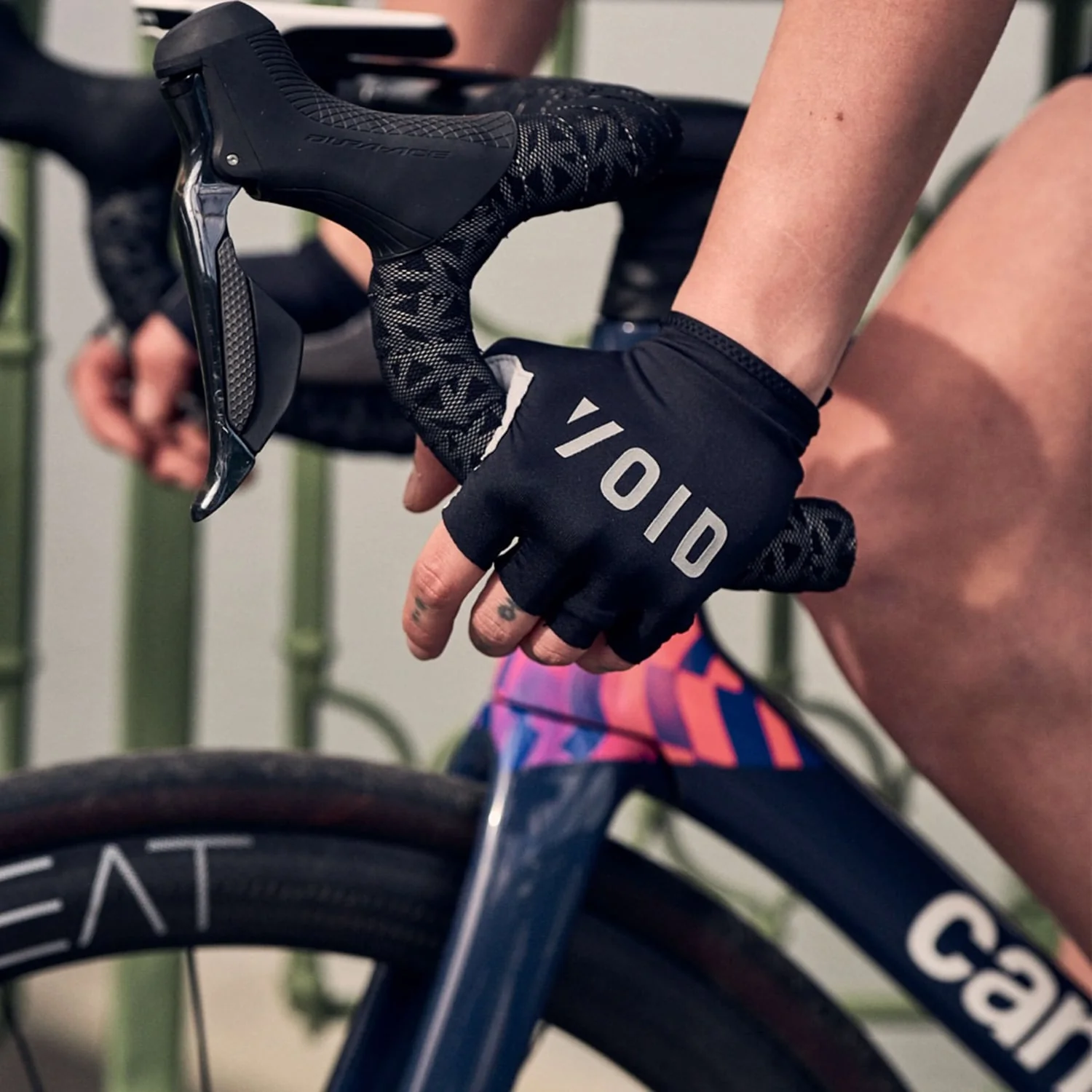 Gants Courts VOID VELO Noir - Image 4