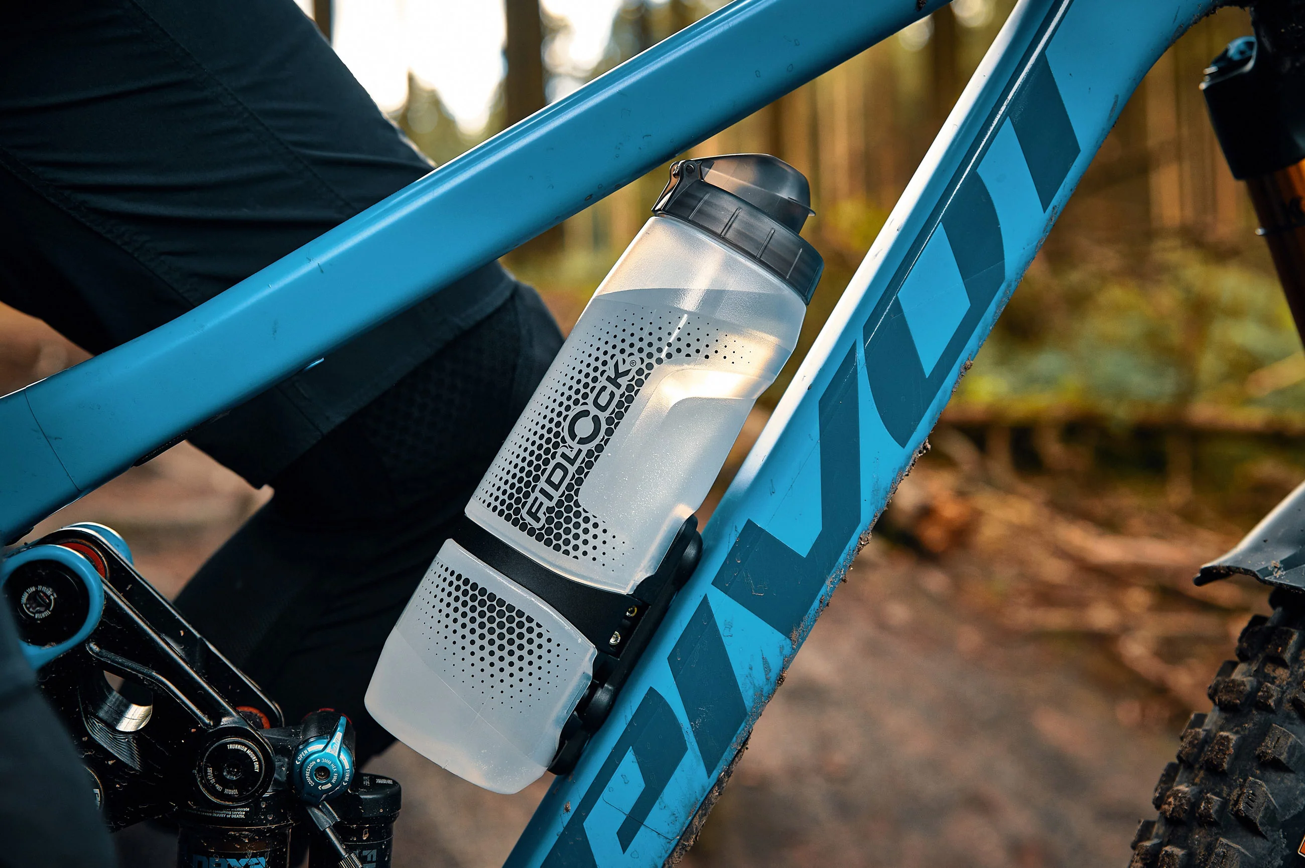 Kit Bidon et Porte-Bidon FIDLOCK TWIST BIKE BASE 800 ml Transparent - Image 2