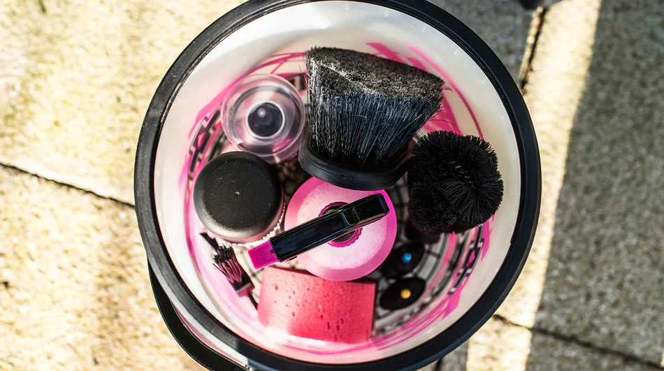Kit d'Entretien MUC-OFF BUCKET KIT - Image 6