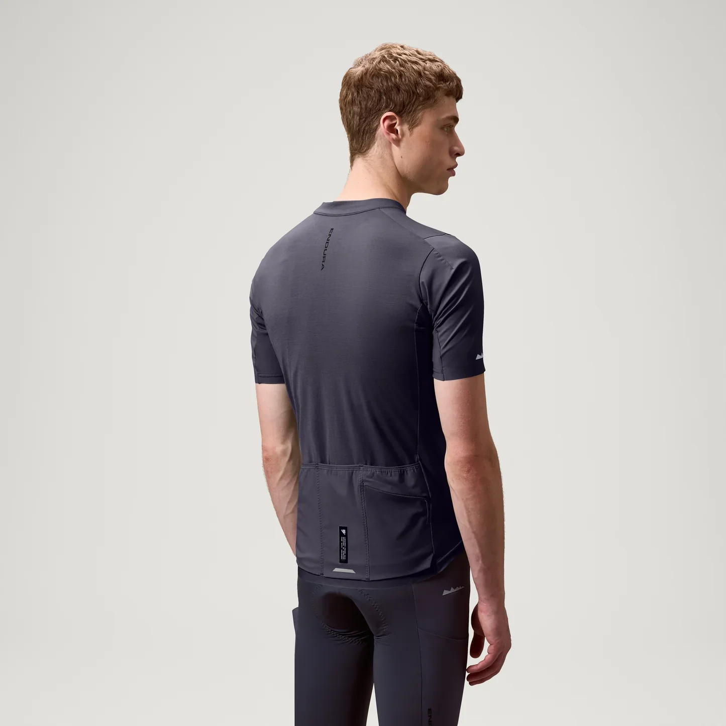 Maillot ENDURA ALLTRACK RIDE Manches Courtes Carbon Gris - Image 2