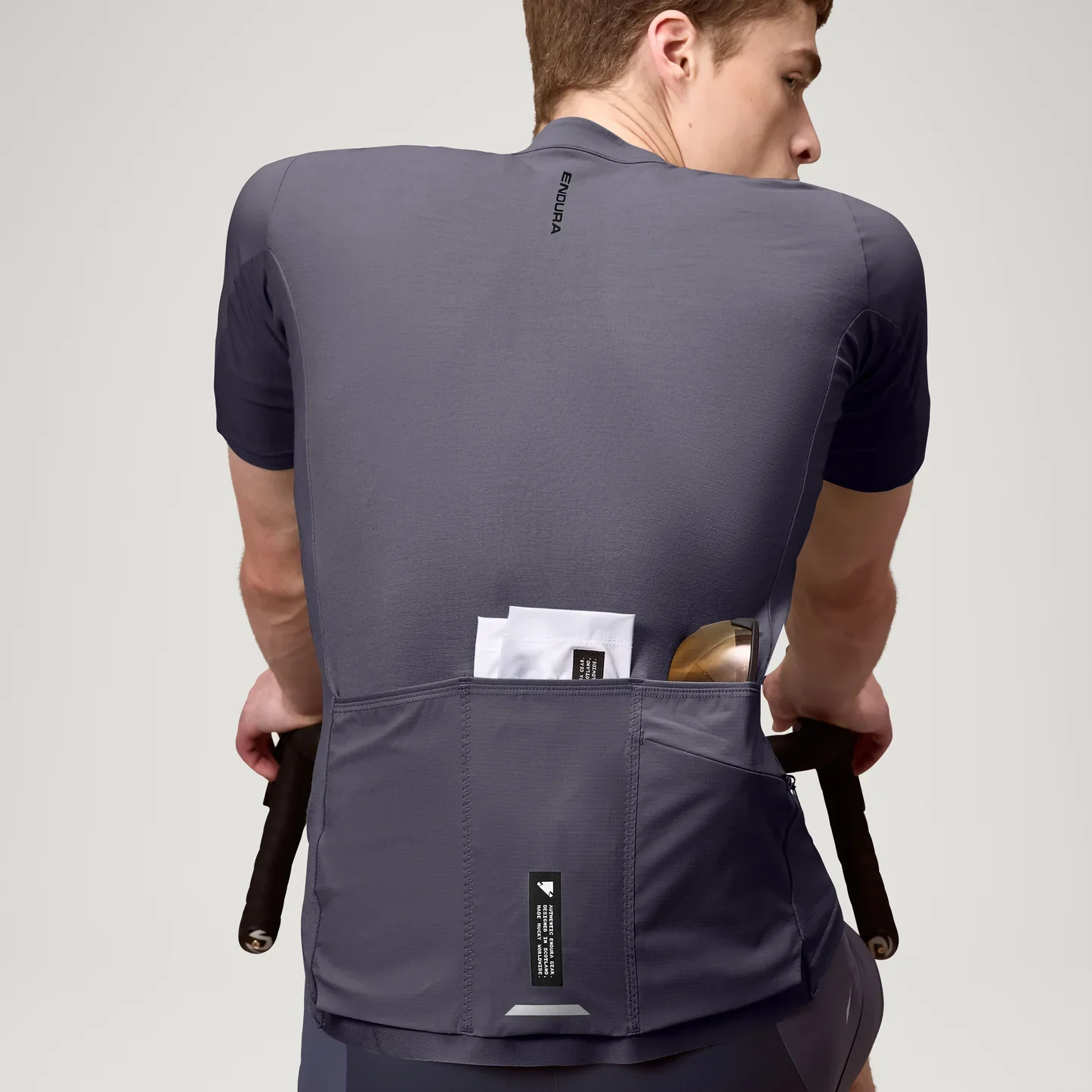Maillot ENDURA ALLTRACK RIDE Manches Courtes Carbon Gris - Image 7