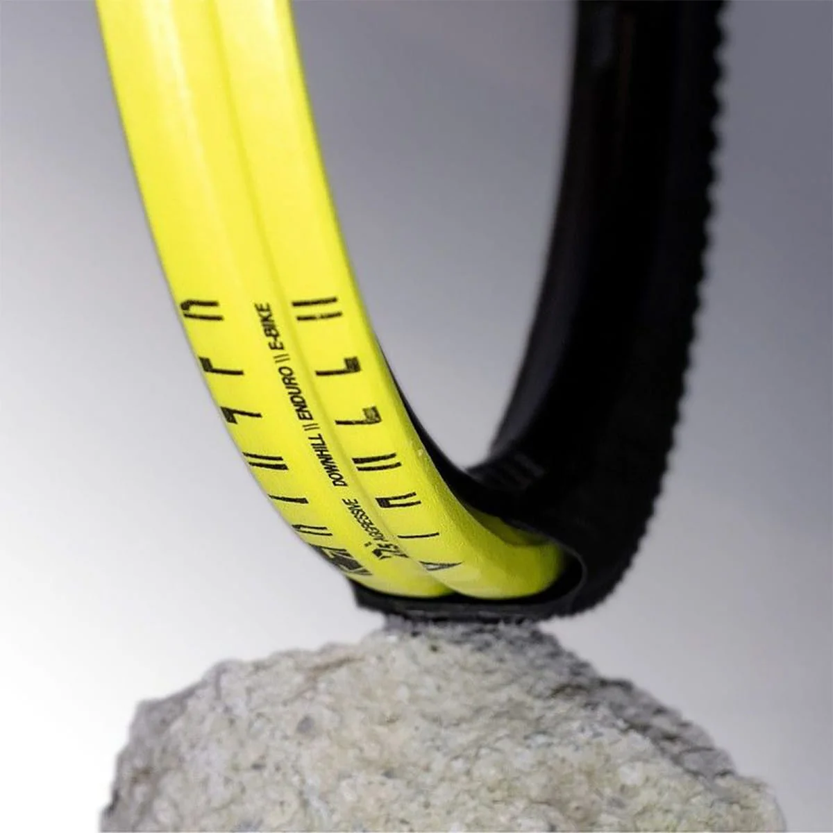Mousse Anti-Pincement PANZER XC GEN3C 29" 2.2"-2.4" / 28 mm - Image 3