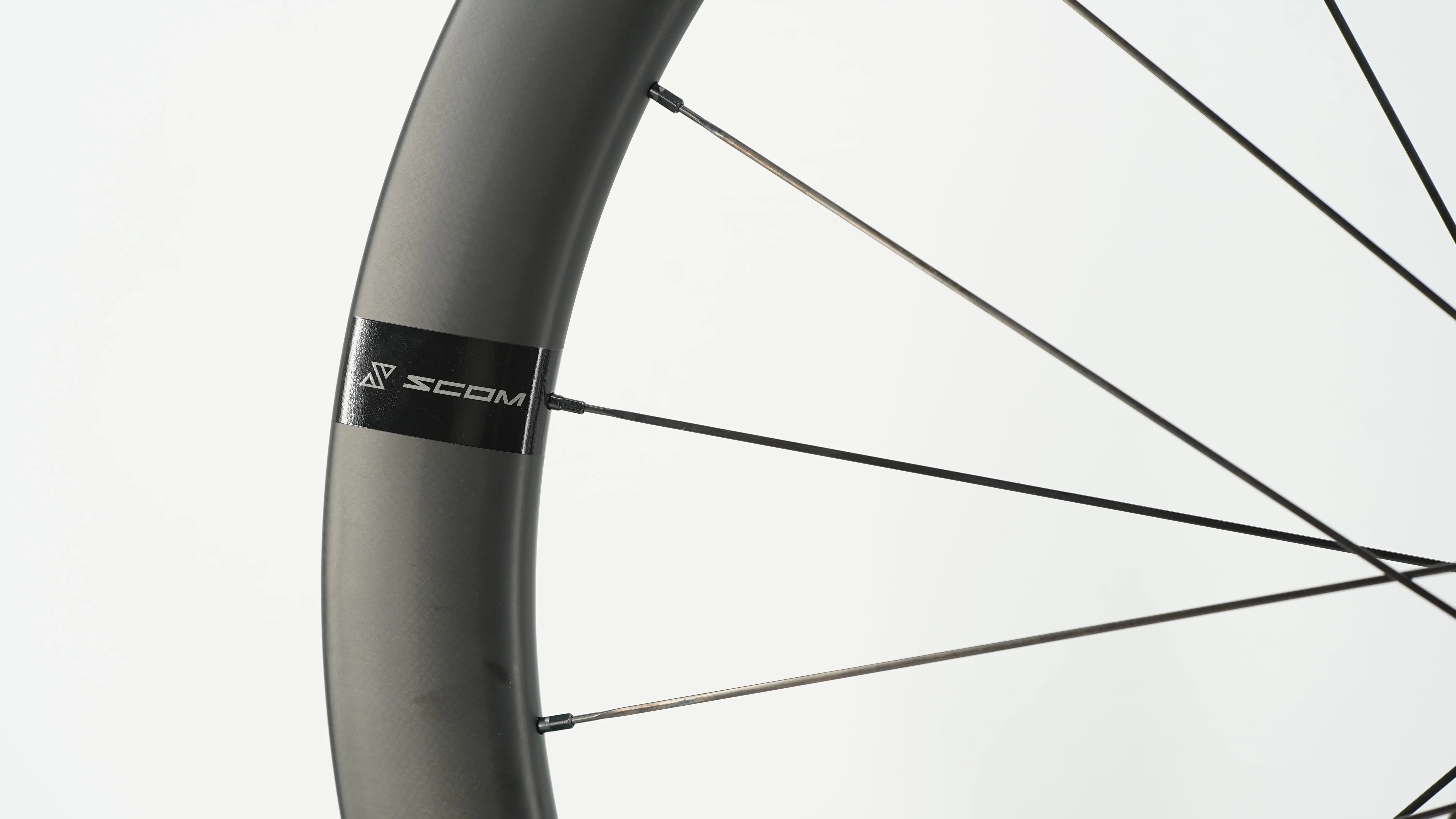 Paire de Roues SCOM AERO 50 Tubeless Ready (Center Lock) - Image 16