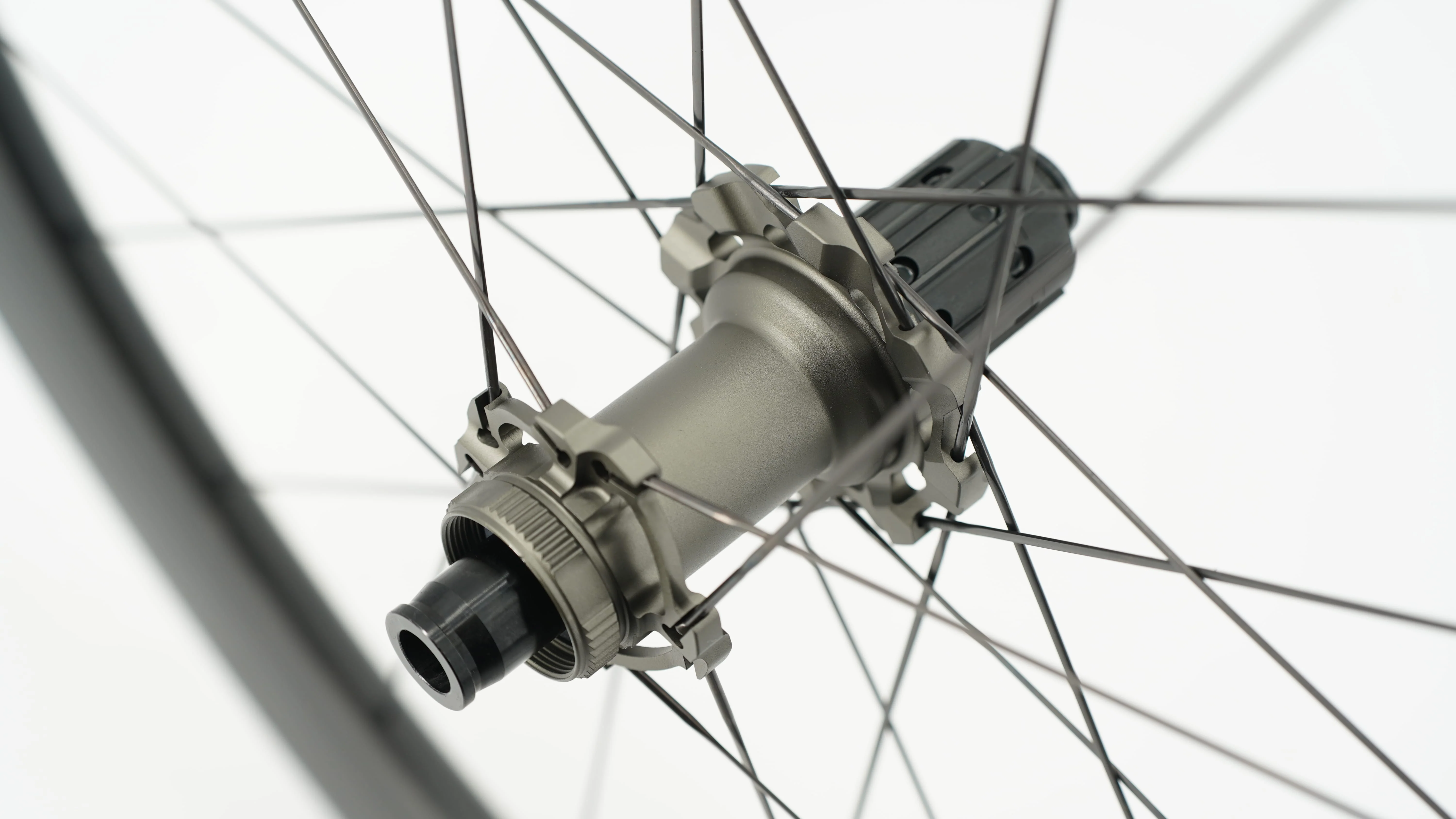 Paire de Roues SCOM AERO 40 Tubeless Ready (Center Lock) - Image 10