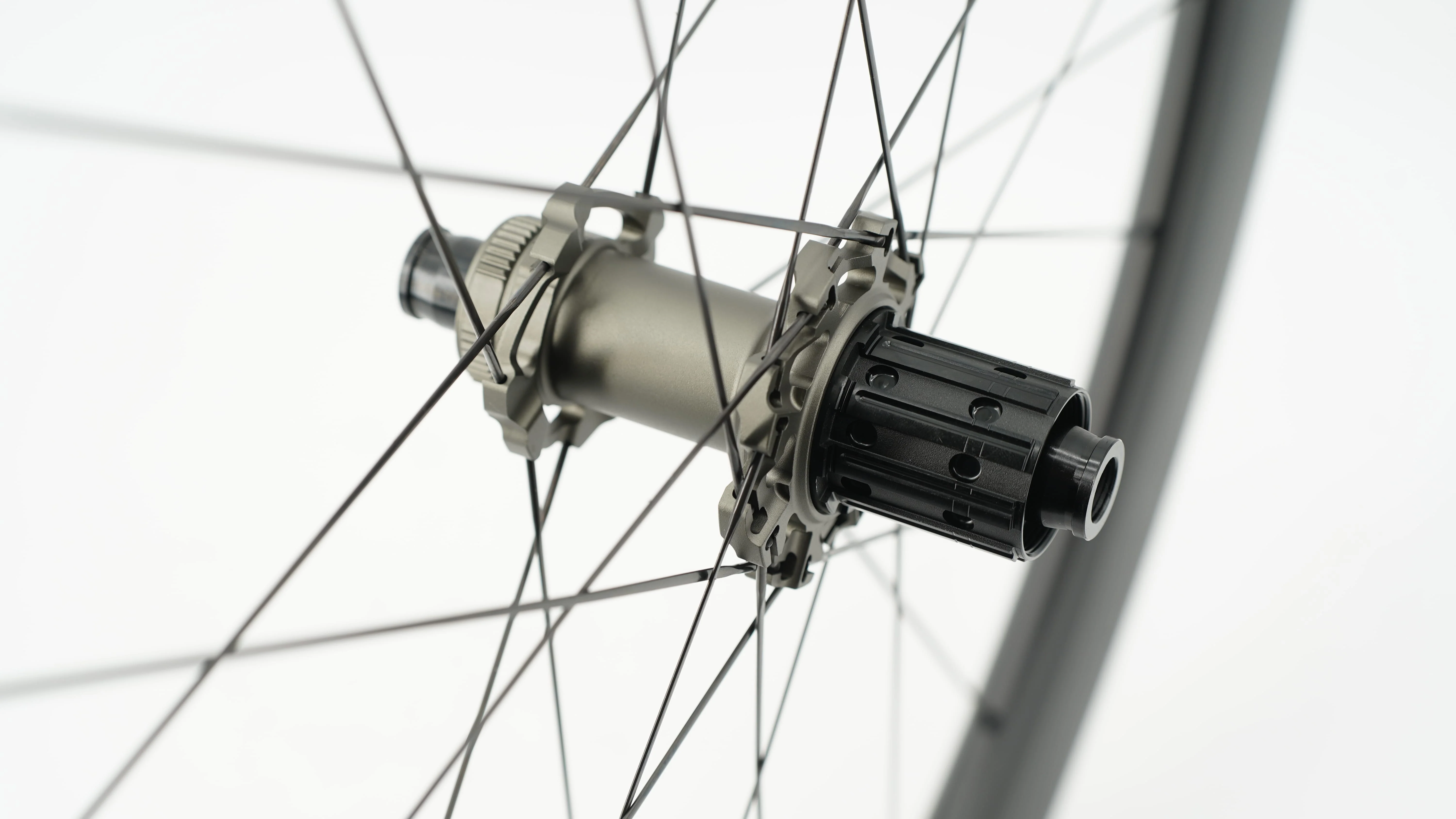 Paire de Roues SCOM AERO 40 Tubeless Ready (Center Lock) - Image 9