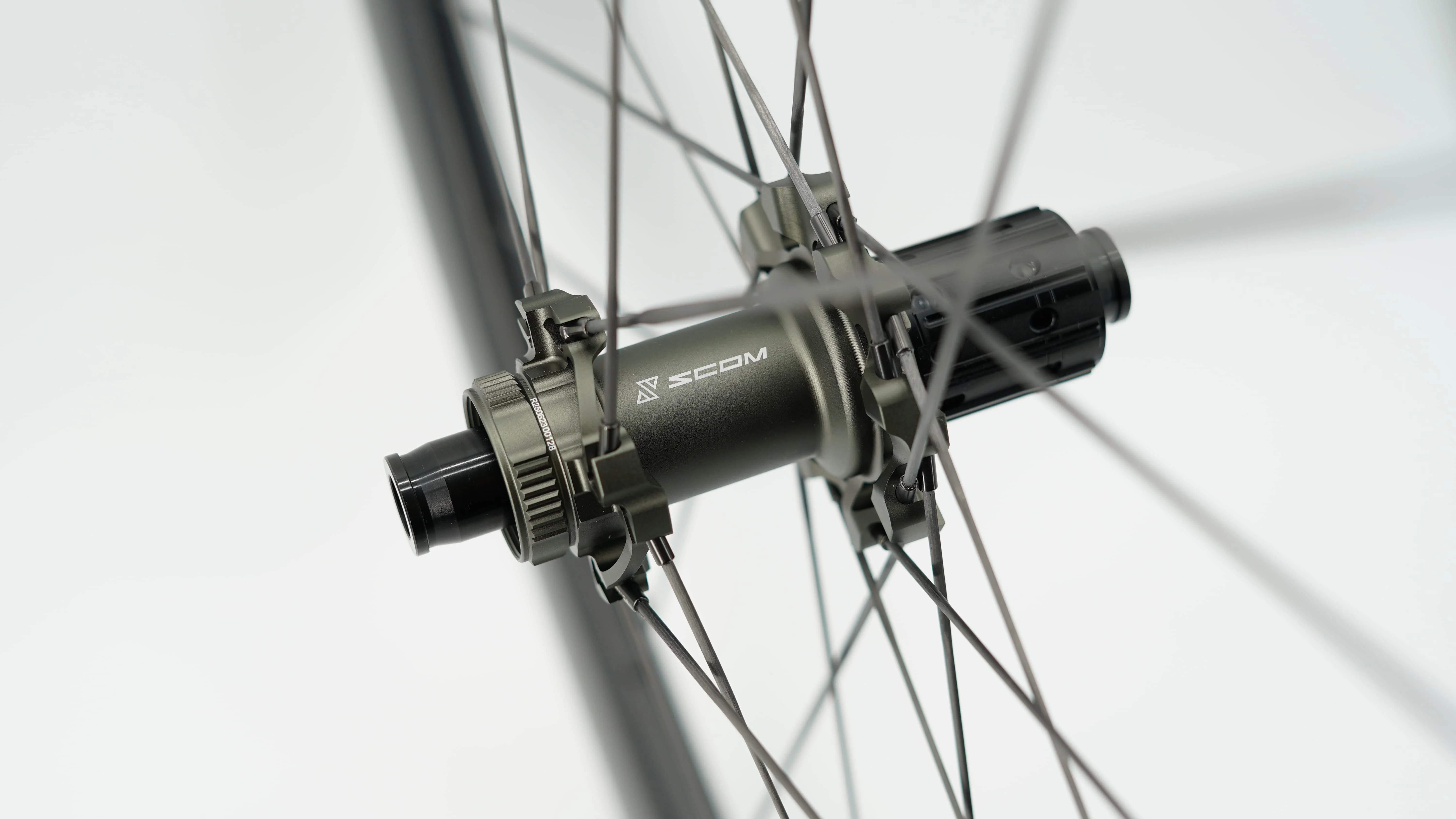 Paires de Roues SCOM ULTRA 40 Tubeless Ready (Center Lock) - Image 17