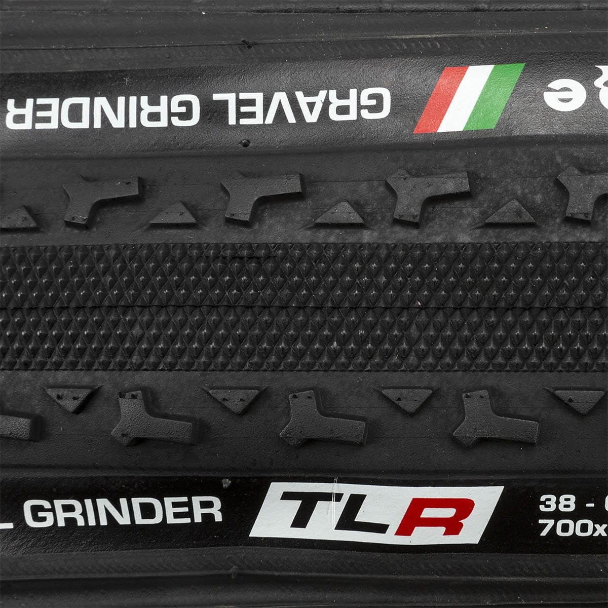 Pneu CHALLENGE GRAVEL GRINDER 700x38c Tubeless Ready Noir - Image 2