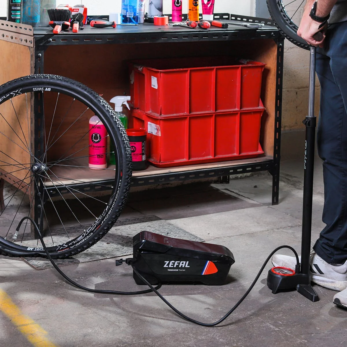 Pompe à Pied Compresseur Tubeless ZEFAL TANK Noir - Image 7
