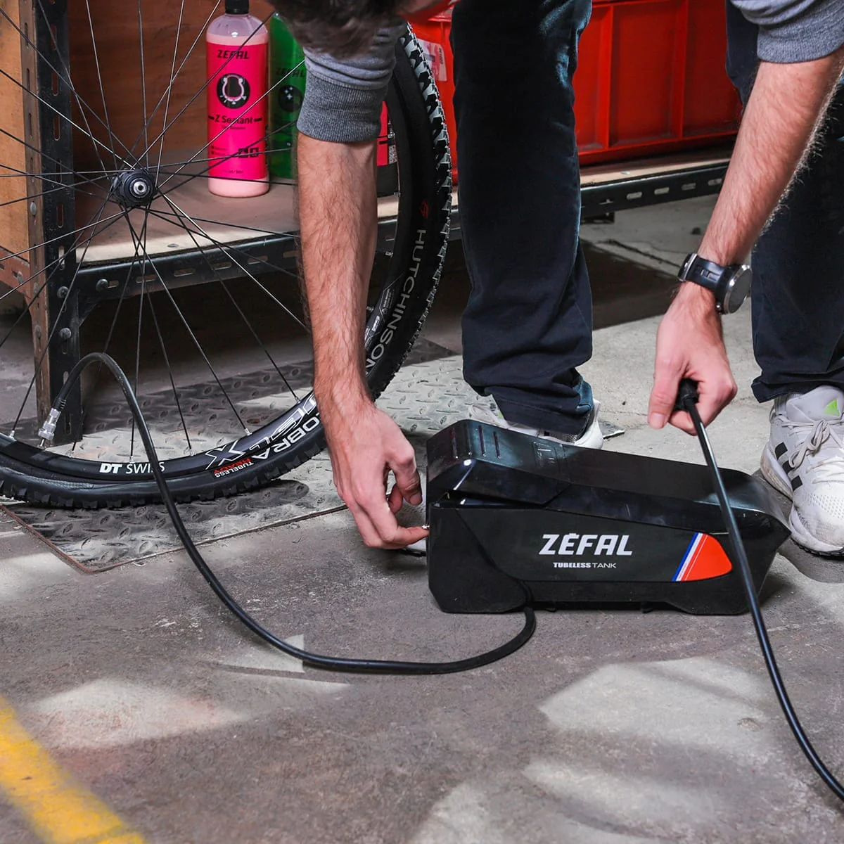Pompe à Pied Compresseur Tubeless ZEFAL TANK Noir - Image 8
