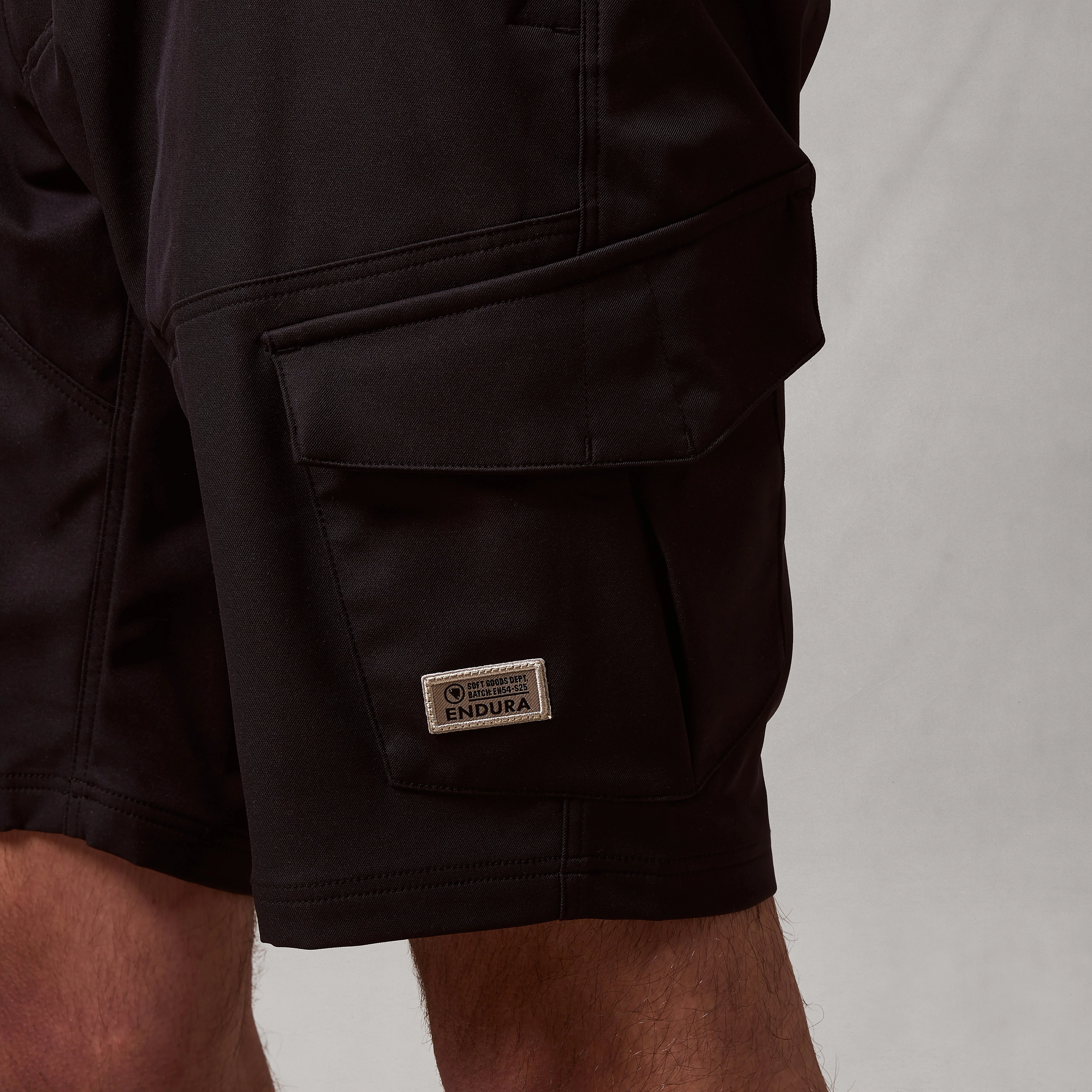 Short ENDURA LOOP CARGO Noir - Image 8