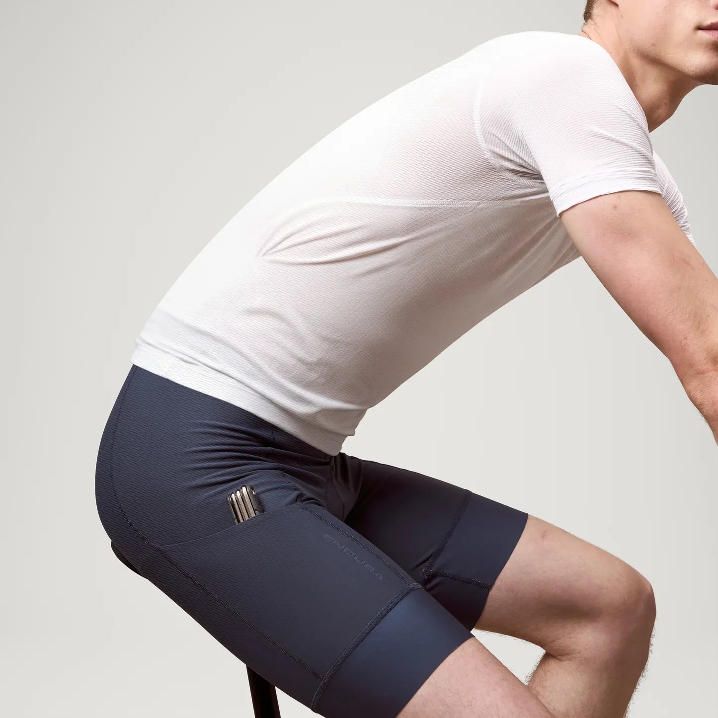Cuissard Court ENDURA LOOP WAIST Carbon Gris - Image 4